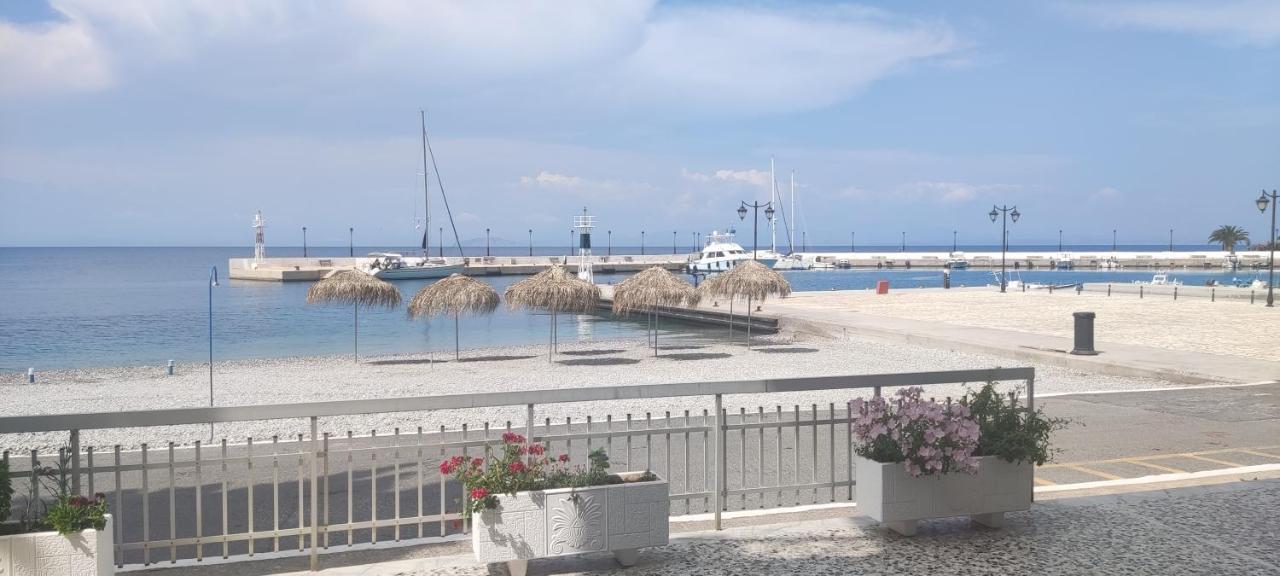 Hotel Blue Sea Tirósz Kültér fotó